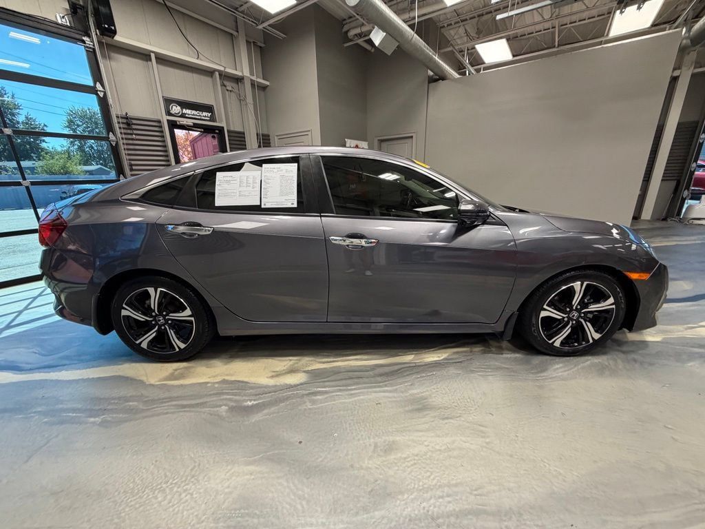Used 2018 Honda Civic Touring image 29