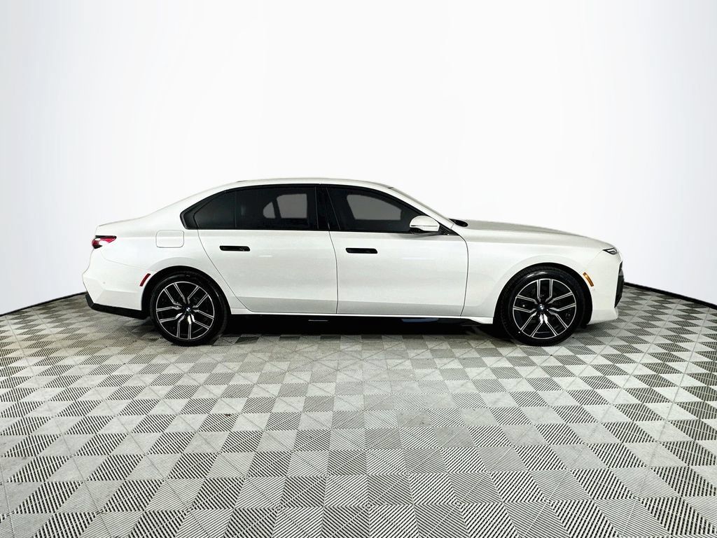 Used 2024 BMW 760i xDrive w/ Premium Package 2 AWD/4WD image 8