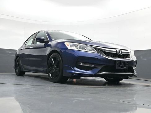 Used 2017 Honda Accord Sport Special Edition image 36
