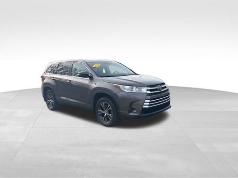 Used 2019 Toyota Highlander LE image 7