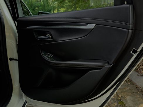 Used 2017 Chevrolet Impala LT w/ Convenience Package FWD image 34