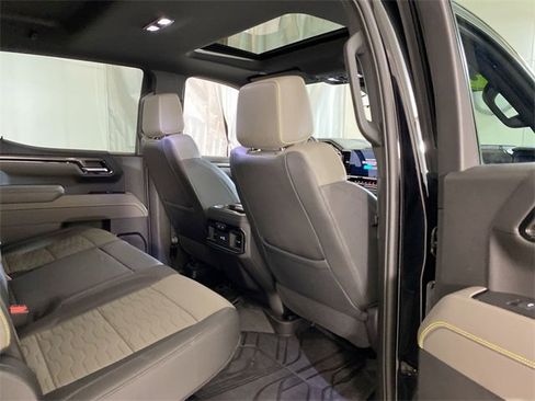 Used 2023 Chevrolet Silverado 1500 ZR2 w/ Technology Package image 32