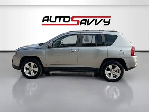 Used 2016 Jeep Compass Latitude image 4