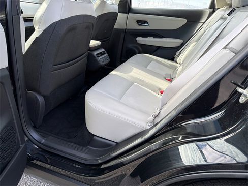 Used 2023 Nissan Ariya FWD image 20