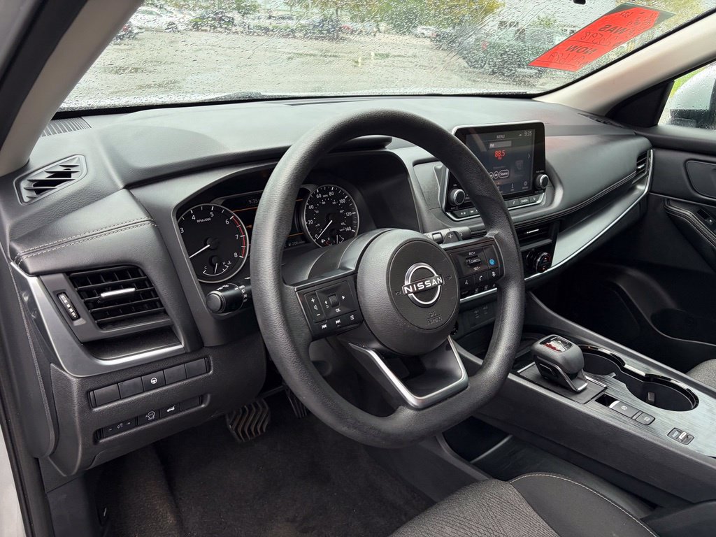 Certified 2024 Nissan Rogue SV FWD image 14
