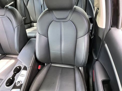 Used 2025 Genesis G70 2.5T image 24