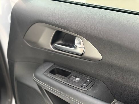 Used 2025 Chrysler Pacifica Select FWD image 19