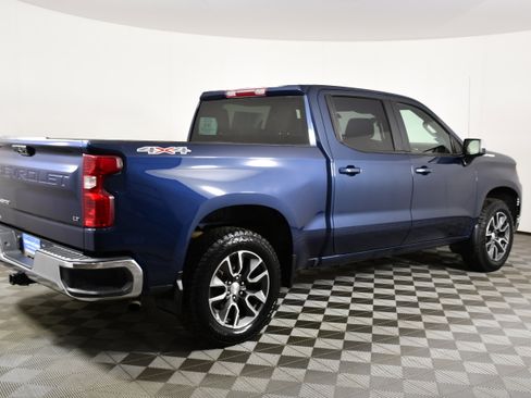 Used 2022 Chevrolet Silverado 1500 LT AWD/4WD image 6