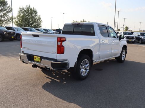 Used 2022 Chevrolet Silverado 1500 LTZ w/ LTZ Premium Package AWD/4WD image 7