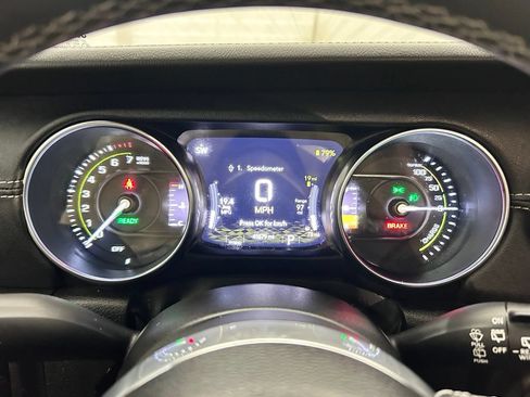 Used 2023 Jeep Wrangler Unlimited Sahara w/ Cold Weather Group AWD/4WD image 19