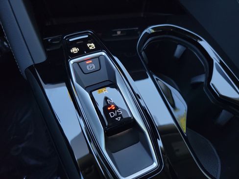 Used 2025 Audi Q5 Premium image 27