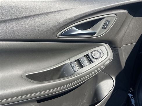 Certified 2025 Buick Encore GX Preferred FWD image 22