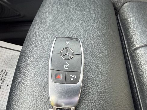 Used 2022 Mercedes-Benz GLB 250 4MATIC image 46