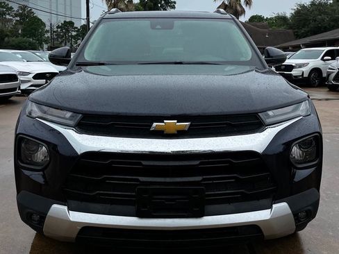 Used 2021 Chevrolet TrailBlazer LT w/ Sun and Liftgate Package FWD image 2