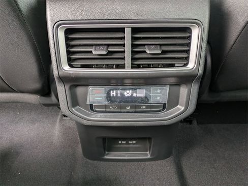 New 2026 Volkswagen Atlas SE image 29