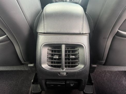 Used 2019 Jeep Cherokee Limited AWD/4WD image 28