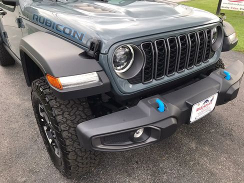 Used 2025 Jeep Wrangler Unlimited Rubicon 4xe w/ Convenience Group AWD/4WD image 59