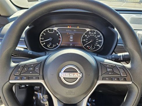 Used 2024 Nissan Altima 2.5 SV image 24