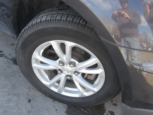 Used 2016 Chevrolet Equinox LT image 3