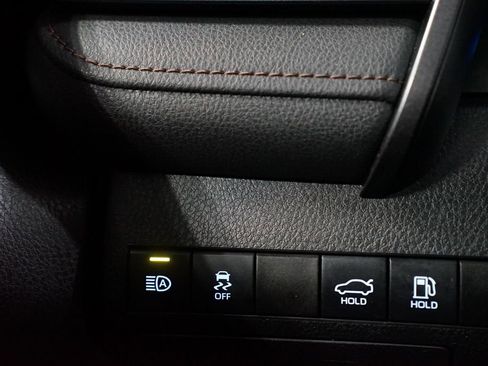 Used 2020 Toyota Camry LE FWD image 21