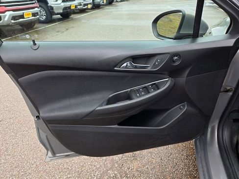 Used 2017 Chevrolet Cruze LT w/ Convenience Package image 10