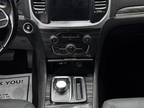 Used 2019 Chrysler 300 Touring w/ Sport Appearance Package RWD image 9