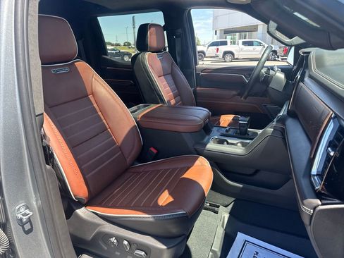 Used 2023 GMC Sierra 1500 Denali Ultimate AWD/4WD image 11