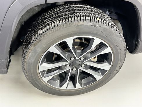 Used 2022 Jeep Grand Cherokee Overland AWD/4WD image 32