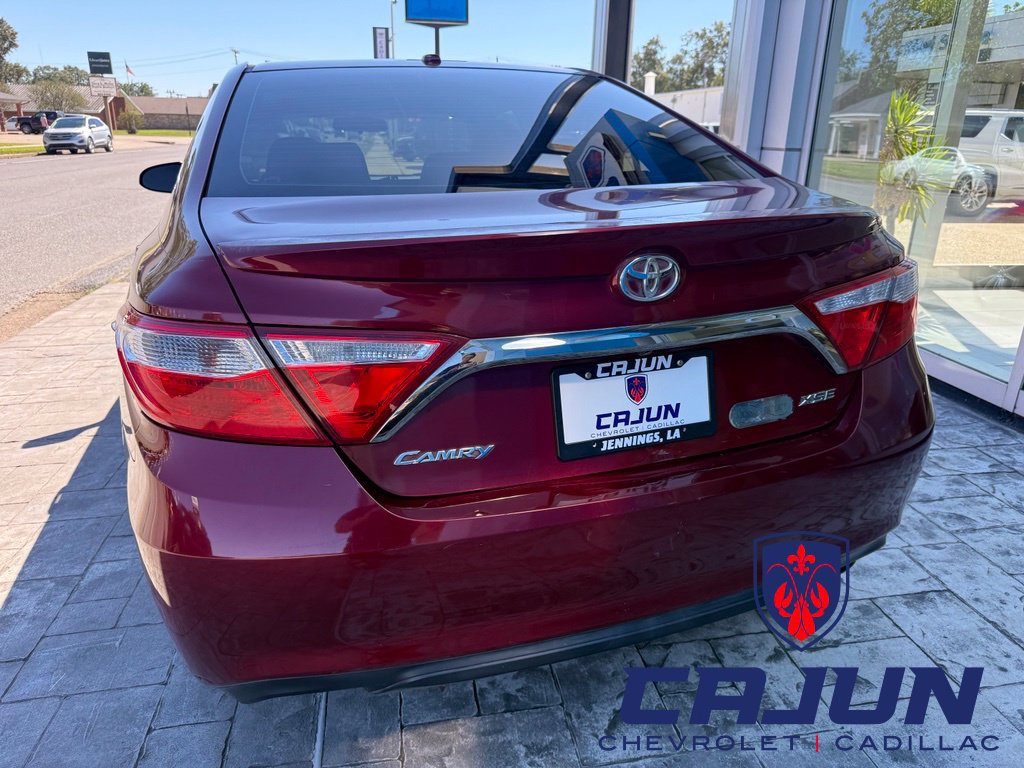 Used 2017 Toyota Camry XSE w/ Moonroof Package FWD image 3
