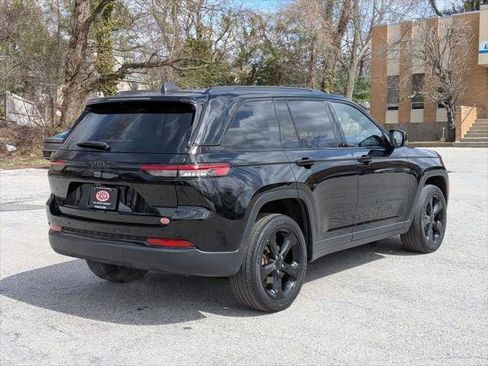 Certified 2023 Jeep Grand Cherokee Altitude AWD/4WD image 3