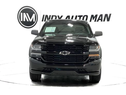 Used 2018 Chevrolet Silverado 1500 Custom w/ Custom Value Package AWD/4WD image 9