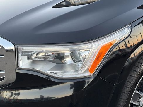 Used 2018 GMC Acadia Denali image 10