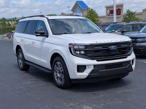 New 2026 Ford Expedition Active AWD/4WD image 3
