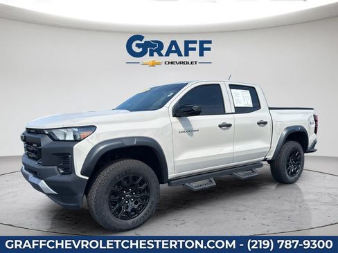 Used 2026 Chevrolet Colorado Trail Boss AWD/4WD image 2