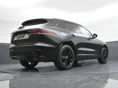 Used 2022 Jaguar F-PACE S image 32