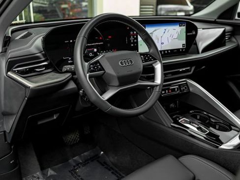 Certified 2025 Audi Q5 Premium Plus w/ Premium Plus AWD/4WD image 17