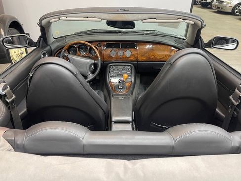 Used 2000 Jaguar XK8 Convertible image 19