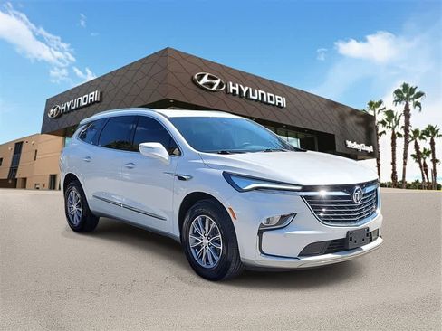 Used 2022 Buick Enclave Essence image 4