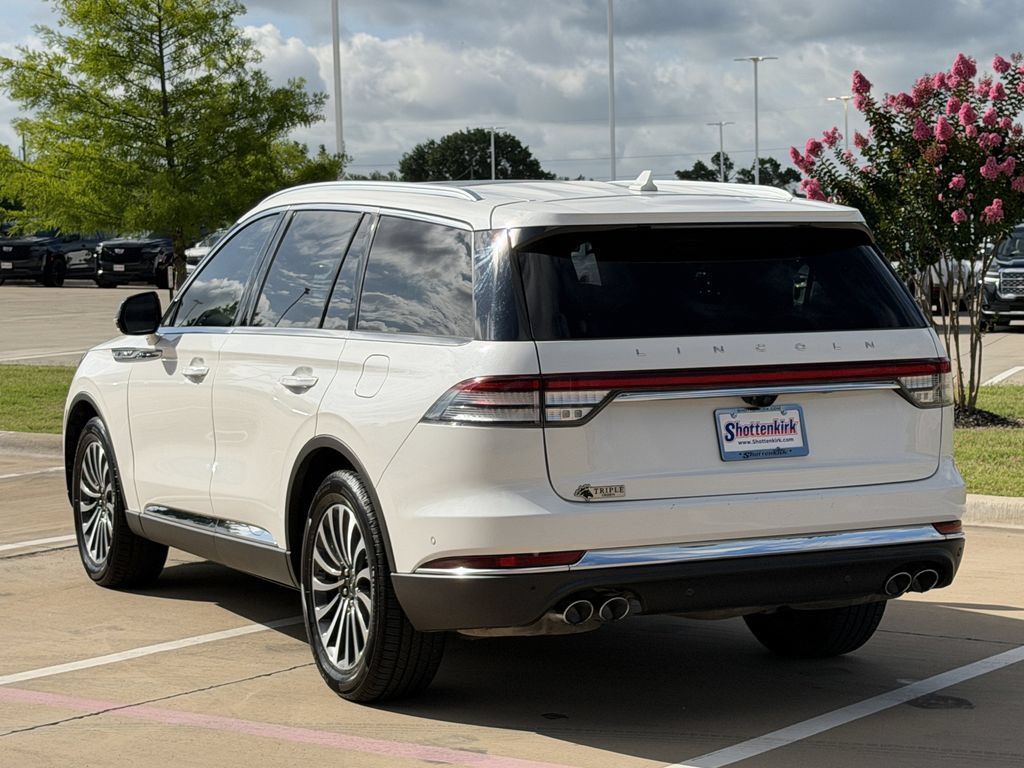 Used 2023 Lincoln Aviator Reserve w/ Equipment Group 201A RWD image 4