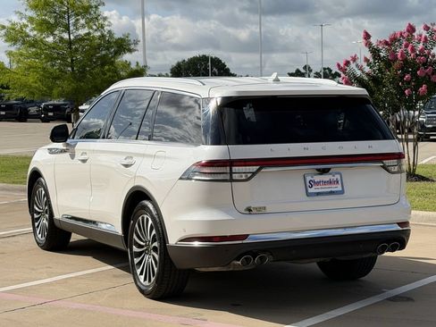 Used 2023 Lincoln Aviator Reserve w/ Equipment Group 201A RWD image 4