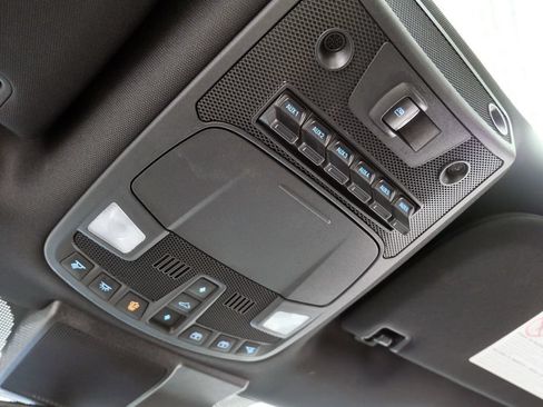 Used 2022 Ford F250 Lariat w/ Black Appearance Package AWD/4WD image 38