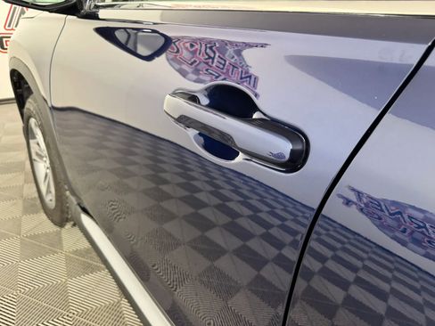 Used 2025 Honda Pilot EX-L image 24