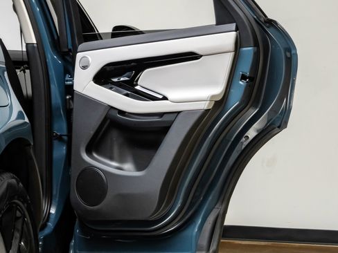 Used 2024 Land Rover Range Rover Evoque Dynamic SE image 49