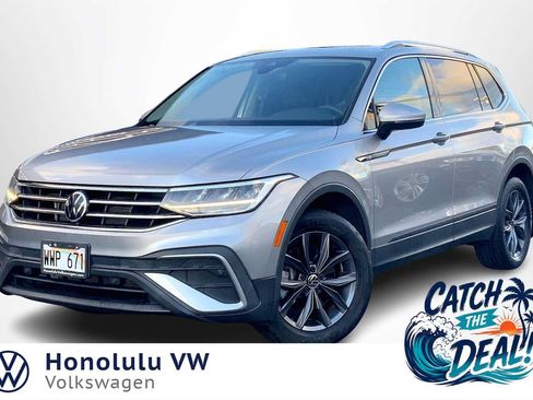 Certified 2023 Volkswagen Tiguan SE w/ Panoramic Sunroof Package FWD image 1