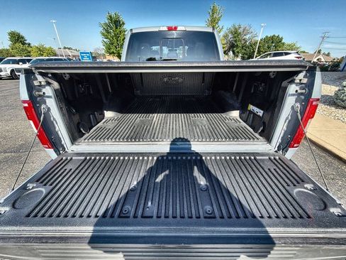 Used 2019 Ford F150 XLT w/ Equipment Group 302A Luxury AWD/4WD image 18