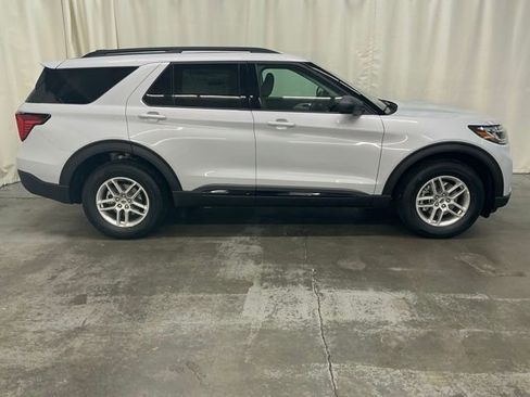 New 2026 Ford Explorer Active image 2