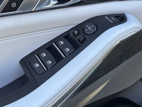 Used 2026 BMW X5 sDrive40i w/ Premium Package image 15