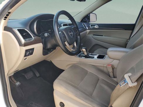 Used 2017 Jeep Grand Cherokee Laredo w/ Quick Order Package 23E image 18