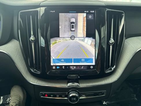 Used 2025 Volvo XC60 B5 Plus AWD/4WD image 25
