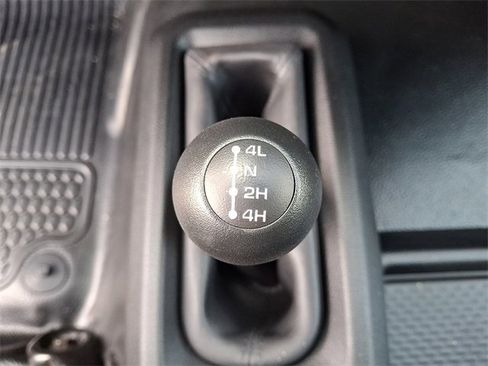 Used 2024 RAM 2500 Tradesman w/ Chrome Appearance Group image 23